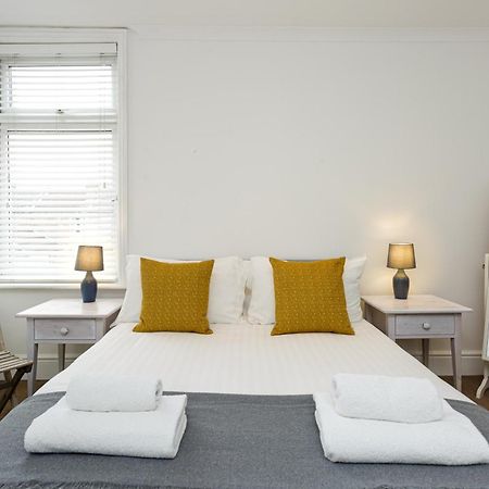 Percy Terrace - Charming 2 Bedroom Town House ポーツマス エクステリア 写真