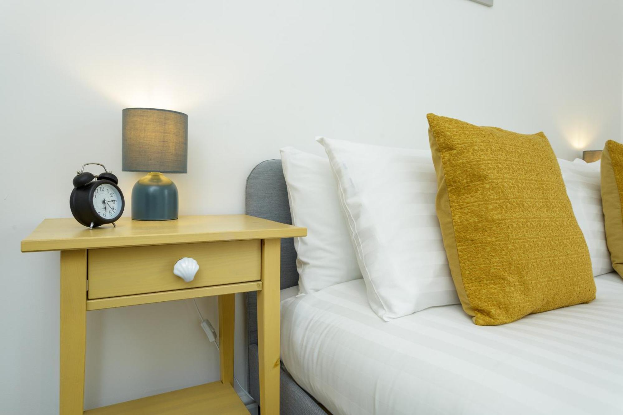 Percy Terrace - Charming 2 Bedroom Town House ポーツマス エクステリア 写真